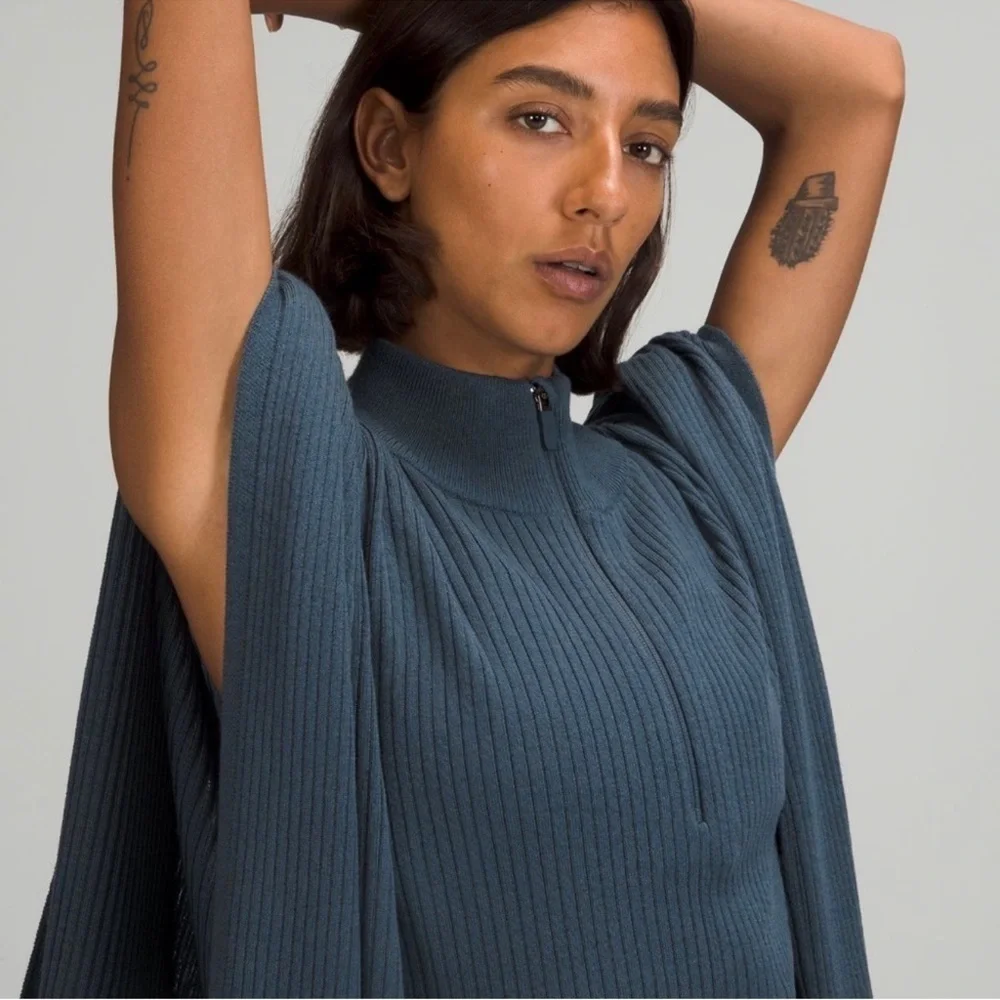 NWT Lululemon On The Go Poncho Iron Blue / True Navy